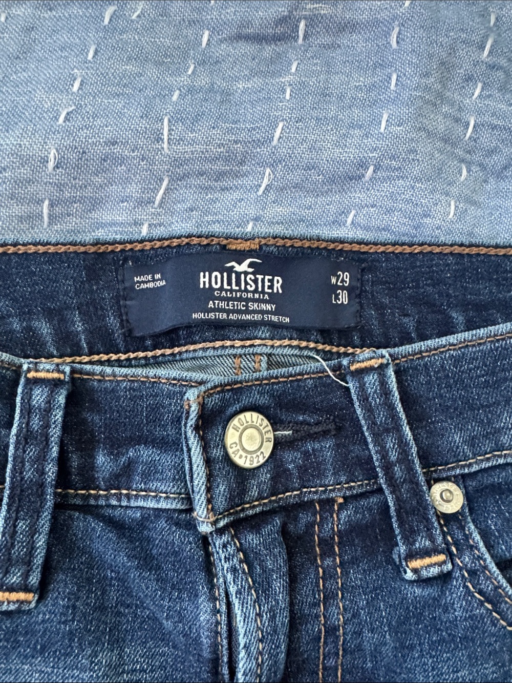 Hollister Men's / Teen Athletic Skinny Jeans in Dark Indigo Blue